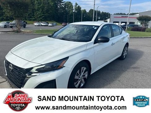 Used 2025 Nissan Altima 2.5 S FWD image 6