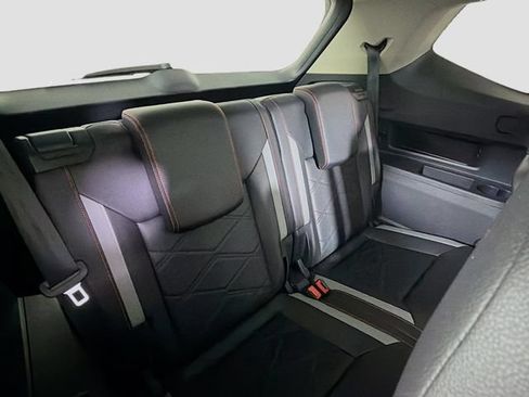 Used 2025 Volkswagen Atlas Peak Edition SE AWD/4WD image 27