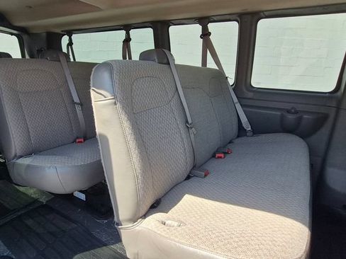Used 2025 Chevrolet Express 3500 LT w/ LT Preferred Equipment Group RWD image 5