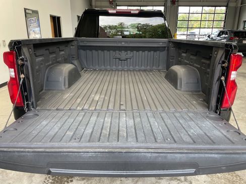 Used 2022 Chevrolet Silverado 1500 RST w/ Z71 Off-Road Package image 10