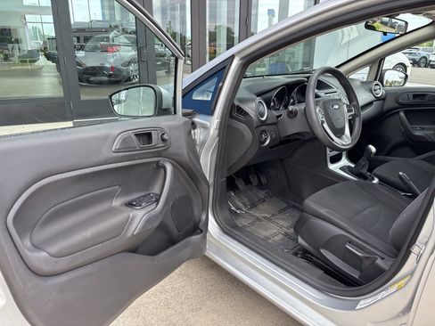 Used 2018 Ford Fiesta SE FWD image 9