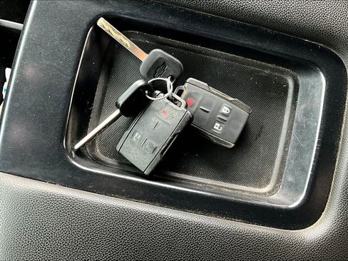 Used 2018 Chevrolet Silverado 1500 LT AWD/4WD image 7