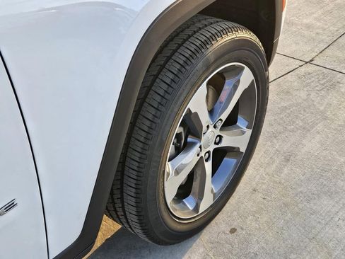 New 2026 Jeep Grand Cherokee L Limited RWD image 7