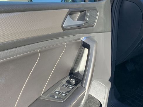 Used 2022 Volkswagen Tiguan SE image 14