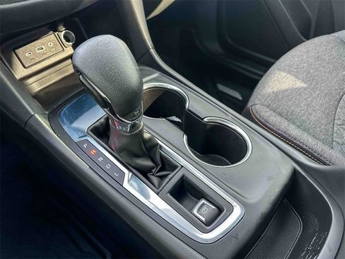 Used 2022 Chevrolet Equinox LT image 33