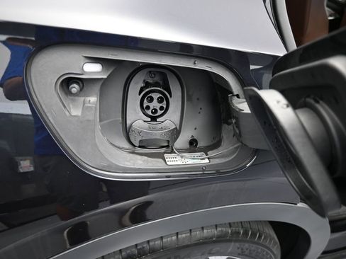 Used 2023 Volkswagen ID.4 Pro image 40