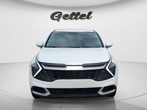 Used 2025 Kia Sportage LX image 2