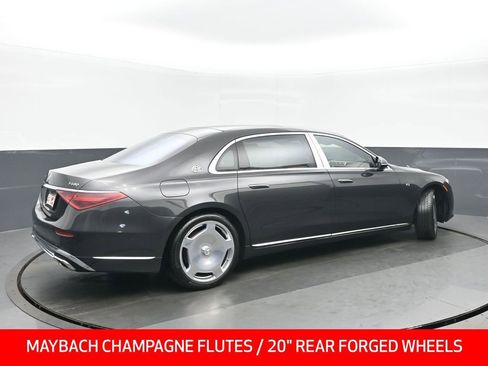 Used 2023 Mercedes-Benz Maybach S 680 4MATIC w/ Manufaktur Leather Package image 3