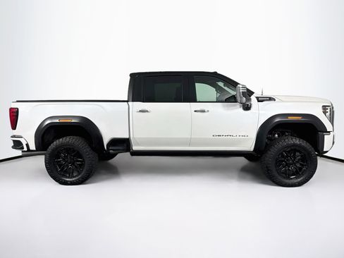 Used 2024 GMC Sierra 2500 Denali Ultimate AWD/4WD image 12