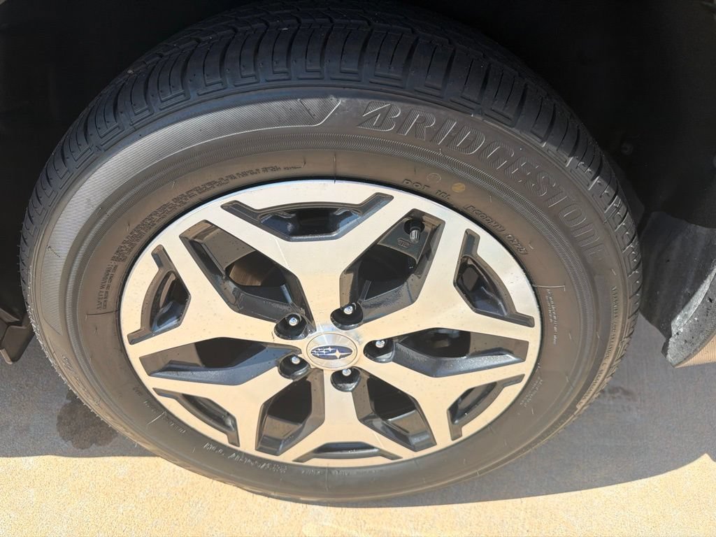 Used 2023 Subaru Forester Premium AWD/4WD image 32