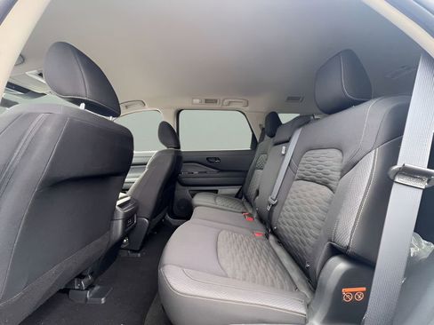Used 2024 Nissan Pathfinder S AWD/4WD image 16