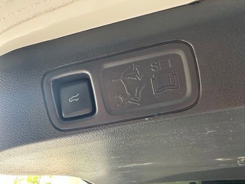 Used 2023 Ford Expedition Platinum AWD/4WD image 36