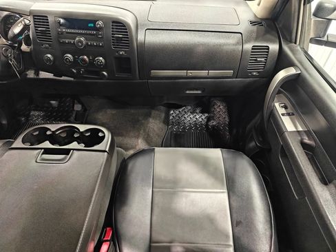 Used 2011 Chevrolet Silverado 2500 LT w/ Snow Plow Prep Package AWD/4WD image 27