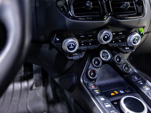 Used 2023 Aston Martin V8 Vantage Coupe RWD image 41