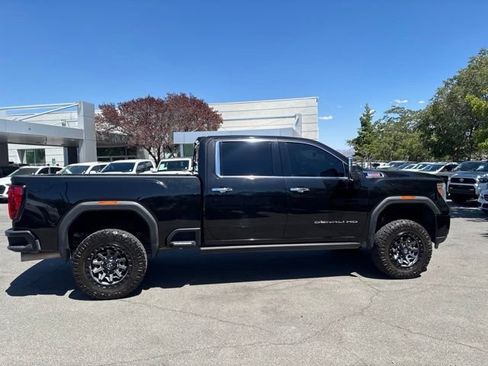 Used 2021 GMC Sierra 2500 Denali w/ Denali Black Diamond Edition AWD/4WD image 9