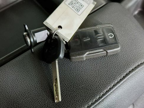 Used 2022 Chevrolet Silverado 1500 Custom w/ Safety Confidence Package image 21