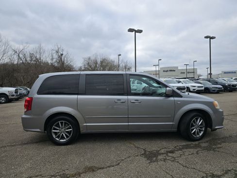 Used 2014 Dodge Grand Caravan SE image 11