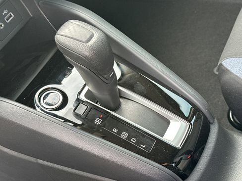 New 2025 Nissan Versa SV w/ Trunk Package image 31