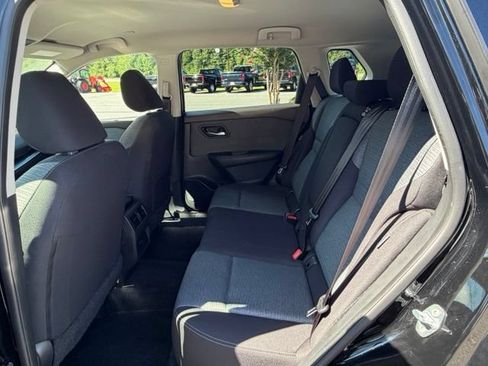 Used 2023 Nissan Rogue SV AWD/4WD image 14
