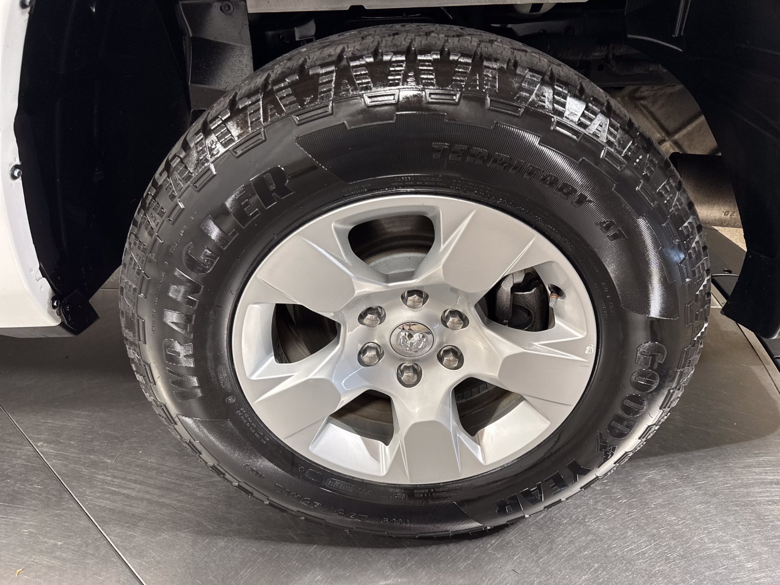 Used 2020 RAM 1500 Big Horn AWD/4WD image 12