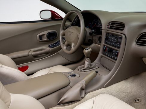 Used 2003 Chevrolet Corvette 50th Anniversary Edition w/ Preferred Equipment Group1 image 34