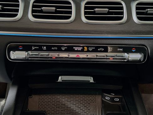 Used 2024 Mercedes-Benz GLE 350 4MATIC w/ AMG Line Exterior image 26