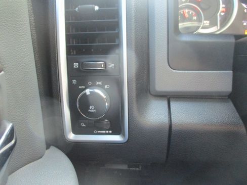 Used 2017 RAM 1500 Big Horn AWD/4WD image 17