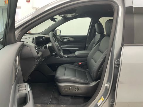 New 2026 Chevrolet Traverse LT w/ Driver Confidence Package AWD/4WD image 8