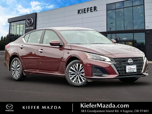 Used 2023 Nissan Altima 2.5 SV image 1