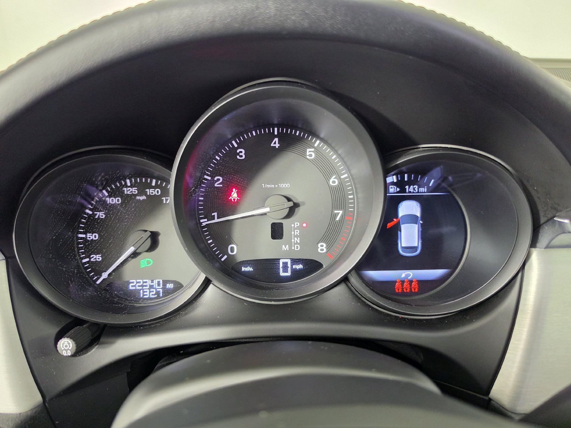 Used 2025 Porsche Macan AWD/4WD image 10