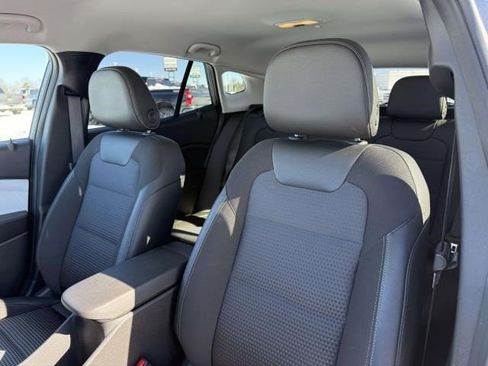 Certified 2025 Chevrolet Trax LT image 9