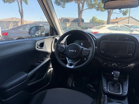 Used 2025 Kia Soul LX w/ LX Technology Package image 30