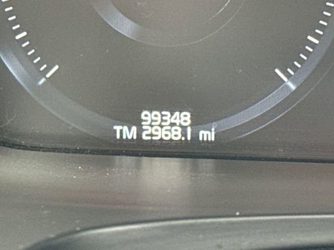 Used 2017 Volvo V90 T6 Cross Country image 16