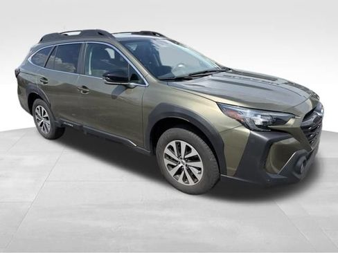 Certified 2025 Subaru Outback Premium AWD/4WD image 1