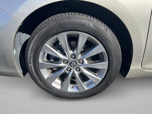 Used 2015 Toyota Camry XLE image 26