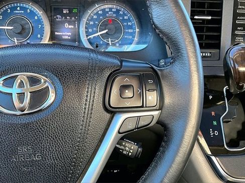 Used 2018 Toyota Sienna XLE Premium image 12