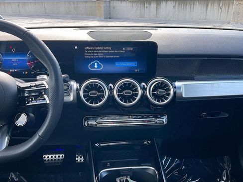 Used 2026 Mercedes-Benz GLB 35 AMG 4MATIC image 7