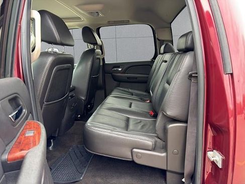 Used 2009 GMC Sierra 2500 SLT w/ Entertainment Package AWD/4WD image 23