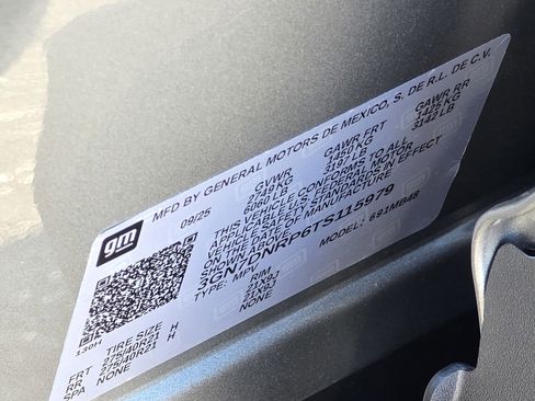 New 2026 Chevrolet Equinox EV LT w/ LPO, Blackout Package image 32