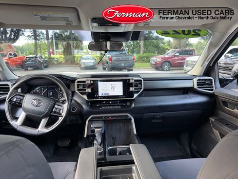 Used 2022 Toyota Tundra SR5 w/ SR5 Convenience Package AWD/4WD image 5