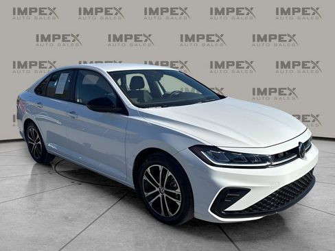 Used 2025 Volkswagen Jetta Sport image 7