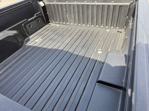 Used 2018 Toyota Tacoma SR w/ SR Convenience Package image 10