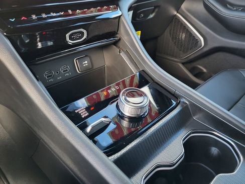 New 2026 Jeep Grand Cherokee Limited image 19