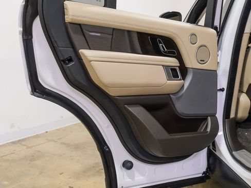 Used 2020 Land Rover Range Rover HSE image 45