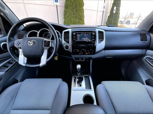 Used 2015 Toyota Tacoma 4x4 Double Cab w/ TRD Sport Package image 16