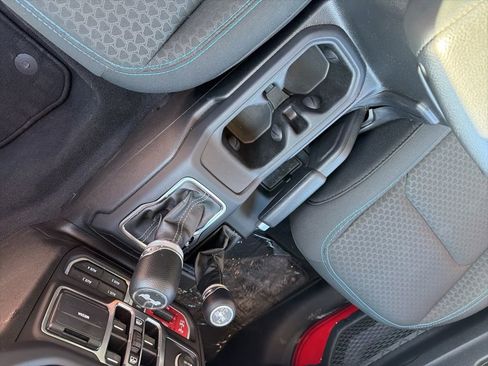 Certified 2025 Jeep Wrangler Unlimited Rubicon 4xe w/ Convenience Group image 15