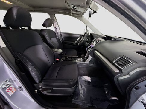 Used 2017 Subaru Forester 2.5i Premium w/ All-Weather Package image 28