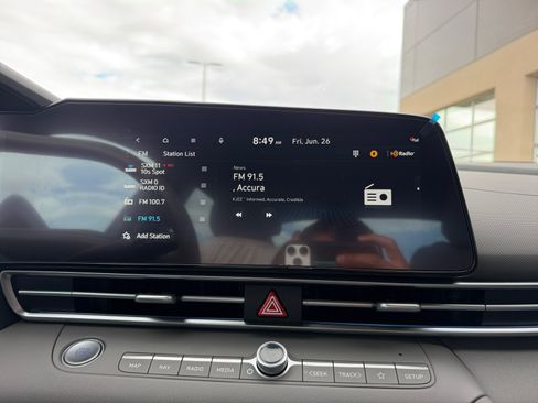 Used 2025 Hyundai Elantra SEL FWD image 12