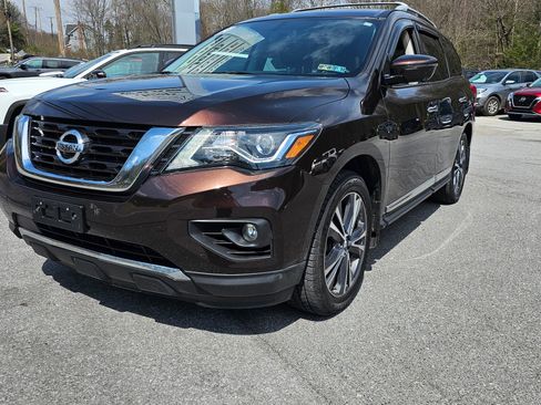 Used 2020 Nissan Pathfinder Platinum image 1
