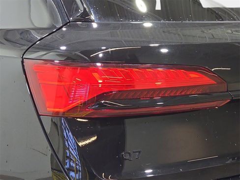 Used 2025 Audi Q7 3.0T Prestige w/ Prestige Package image 37